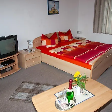 Doppelzimmer-mit-gemeinschaftsbad-fuer-2-personen-auf-ruegen-h4zi2 Penzion